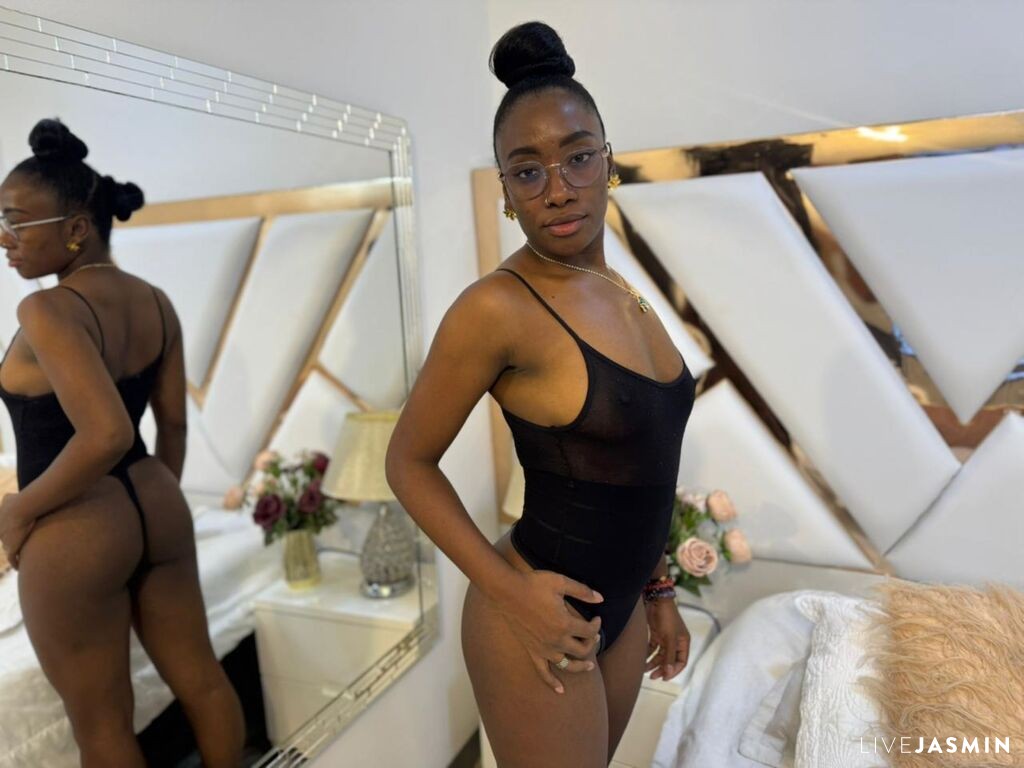 SelenaMaize model profile and live status