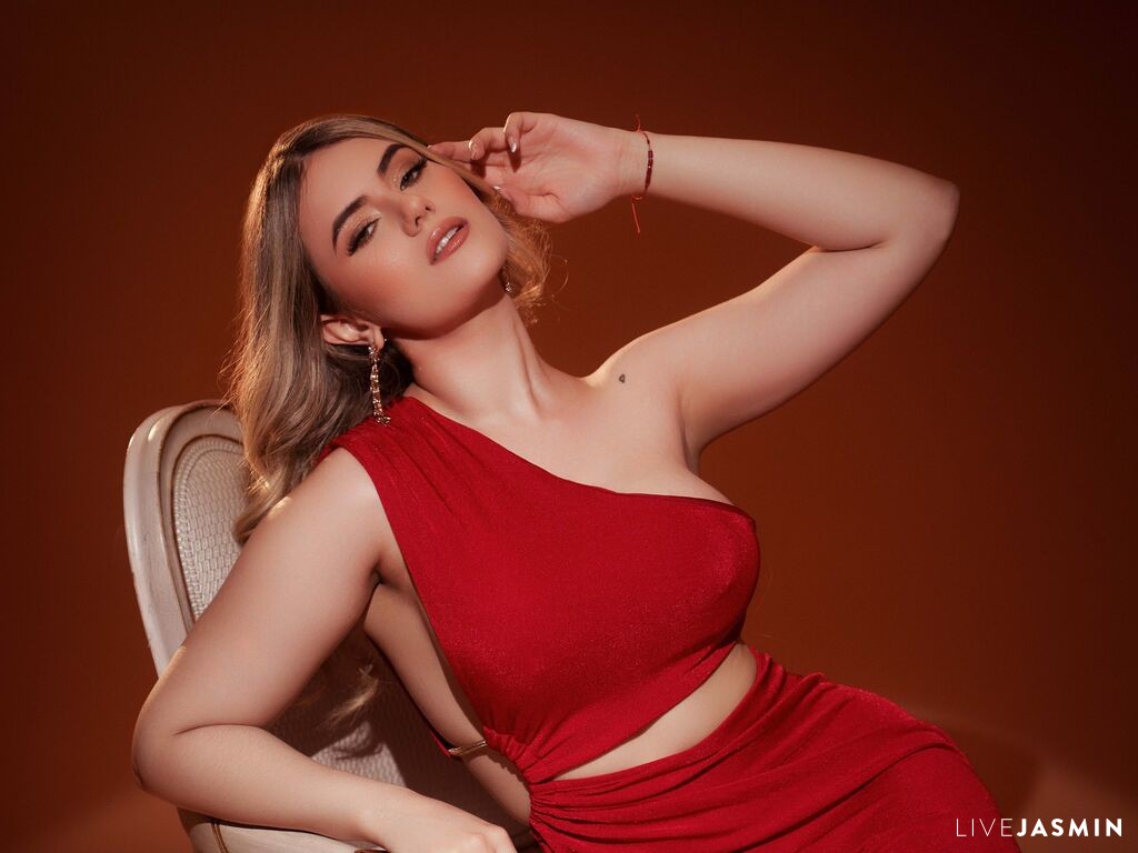 View SelenaMontreal on AlwaysCamGirls