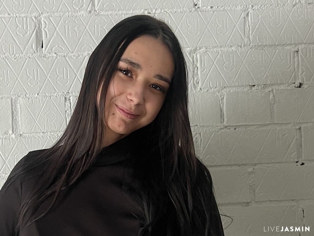 SenaidaHakes live cam girl profile