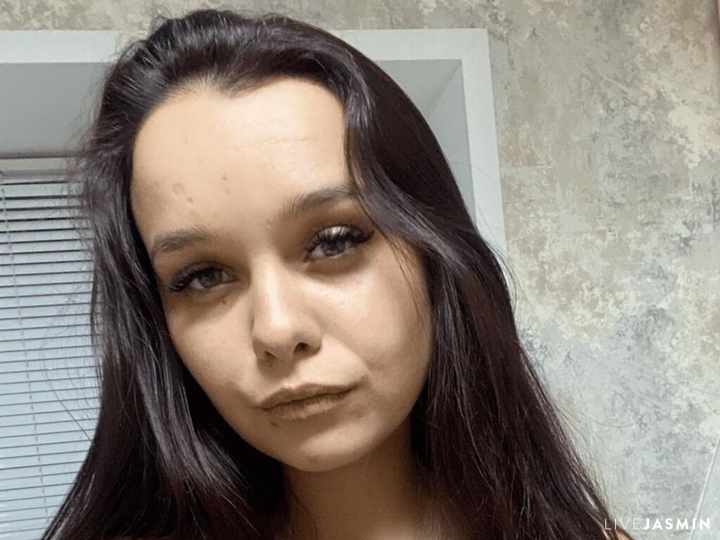 Cam girl profile image for ShakiaPolek