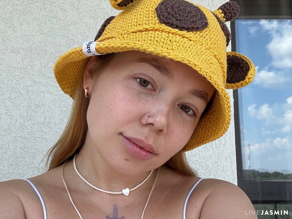 ShawndaSaralegui live cam girl profile