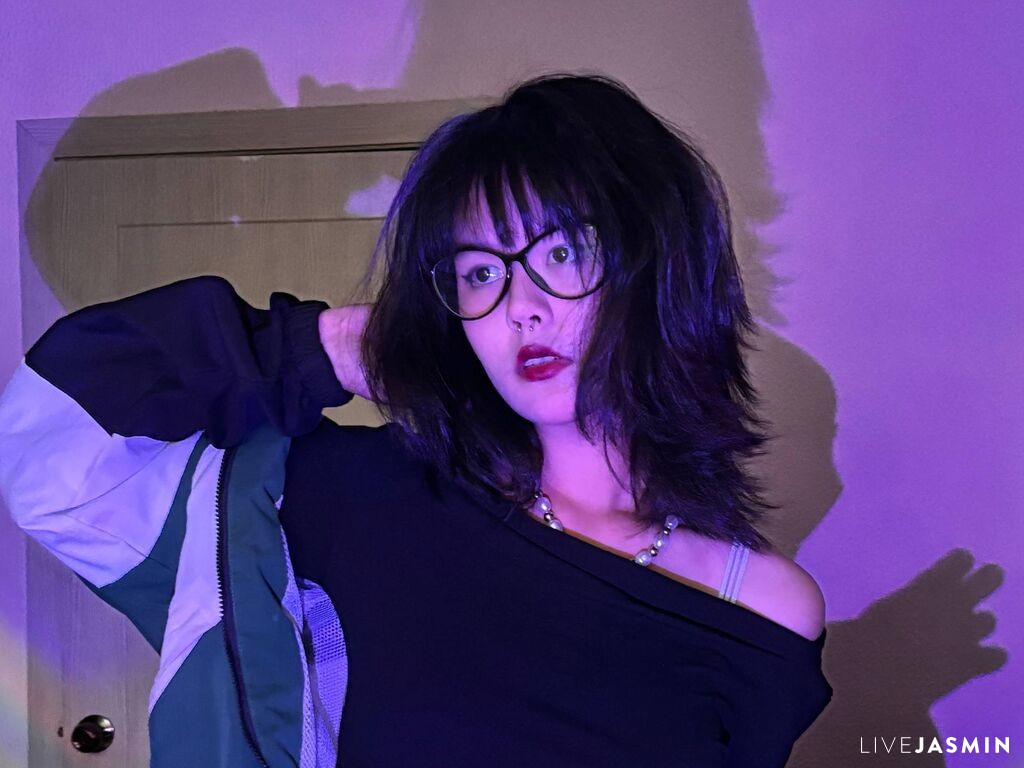 Cam girl profile image for ShelaLabrum