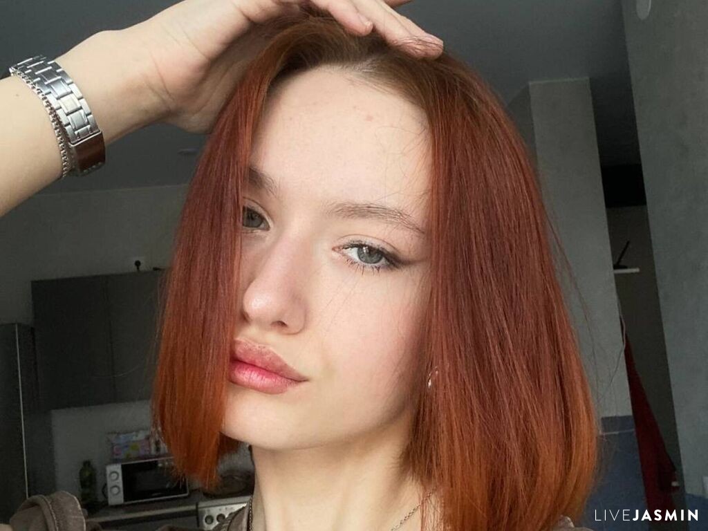 Cam girl profile image for SheraRich