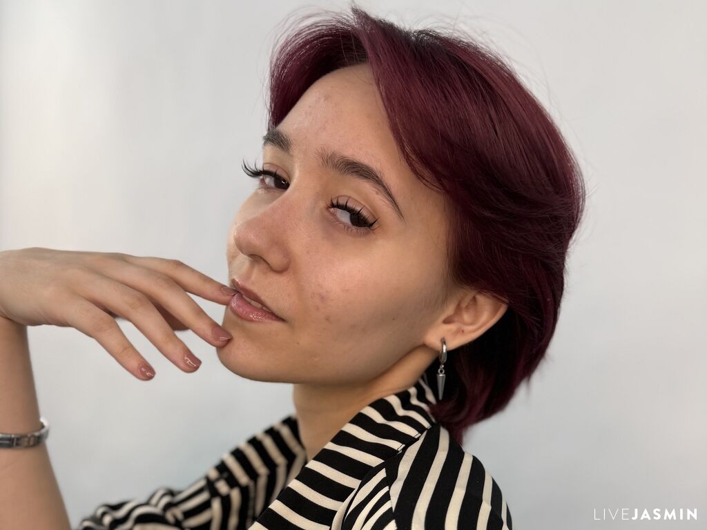 Cam girl profile image for SherylDewaters