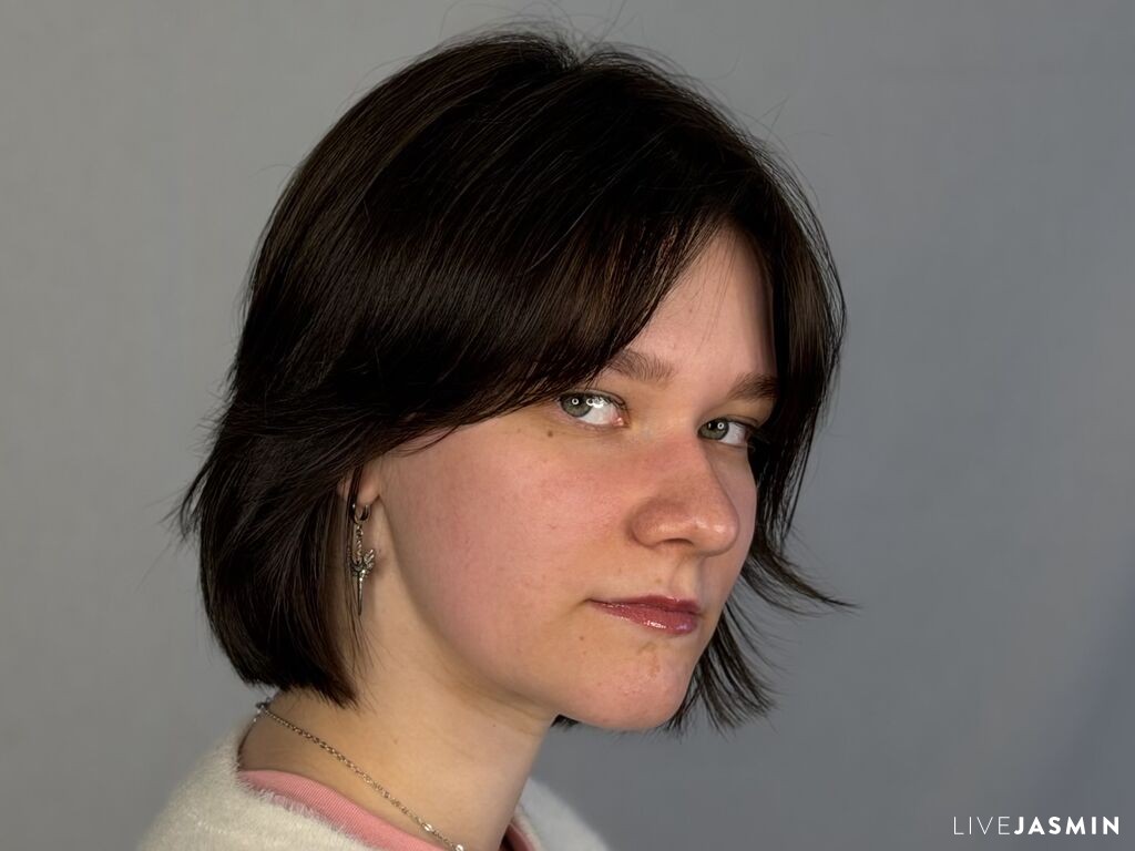 ShiraTorstrick live cam girl profile