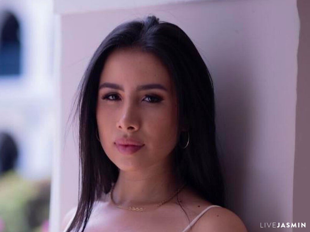 Profile photo for ShopiaRose