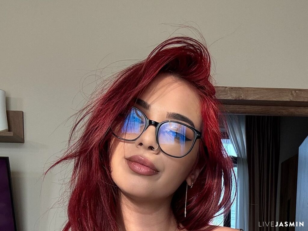 Cam girl profile image for SienaFoxie