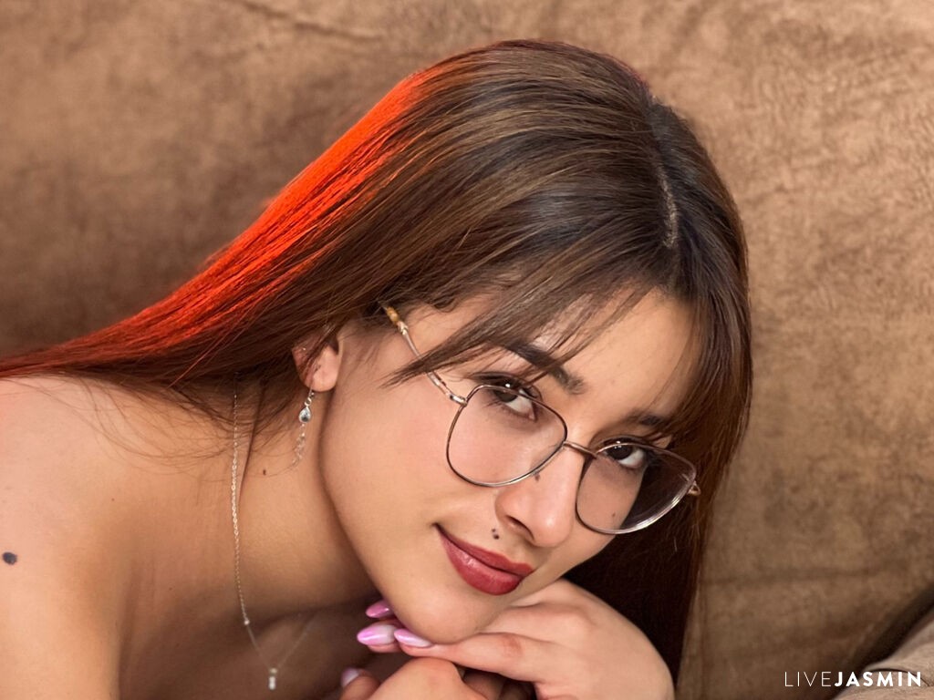 SophiaHenao model profile and live status
