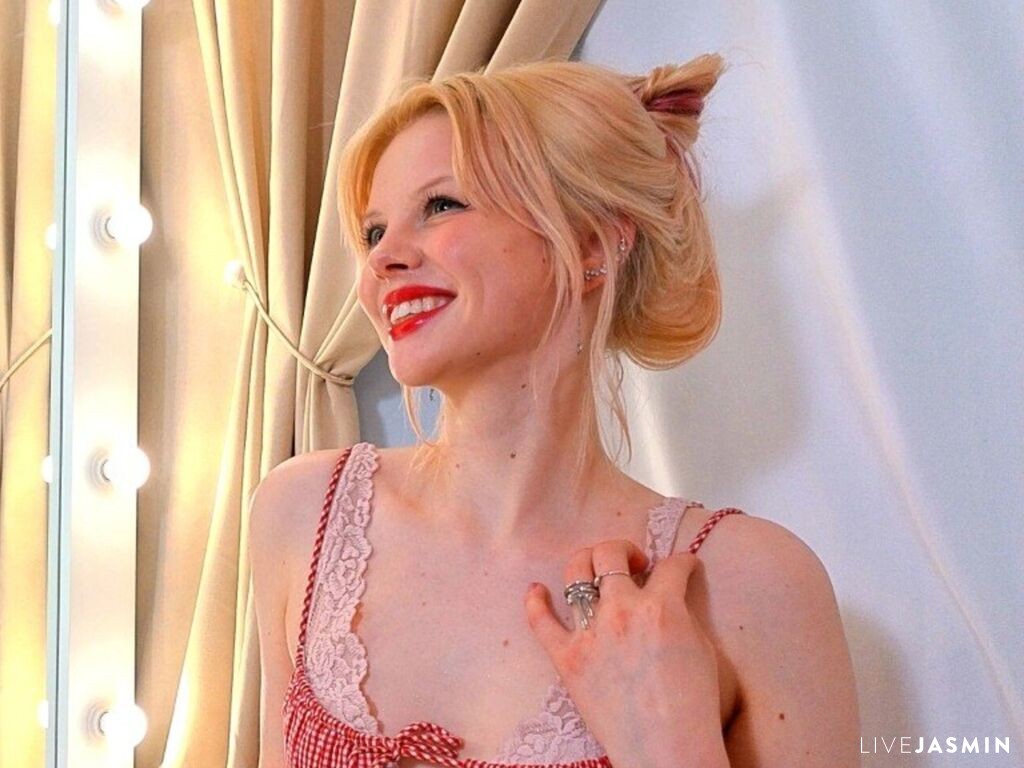 StacyValeon model profile and live status