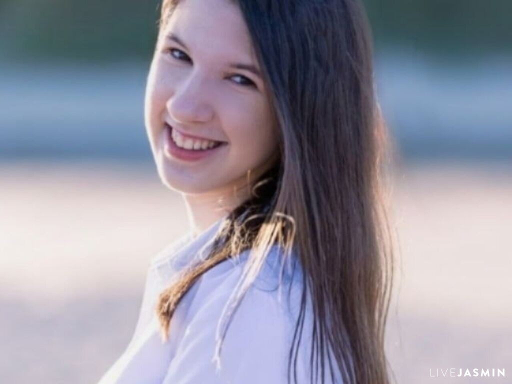 Browse StefaniBiehn live chat profile