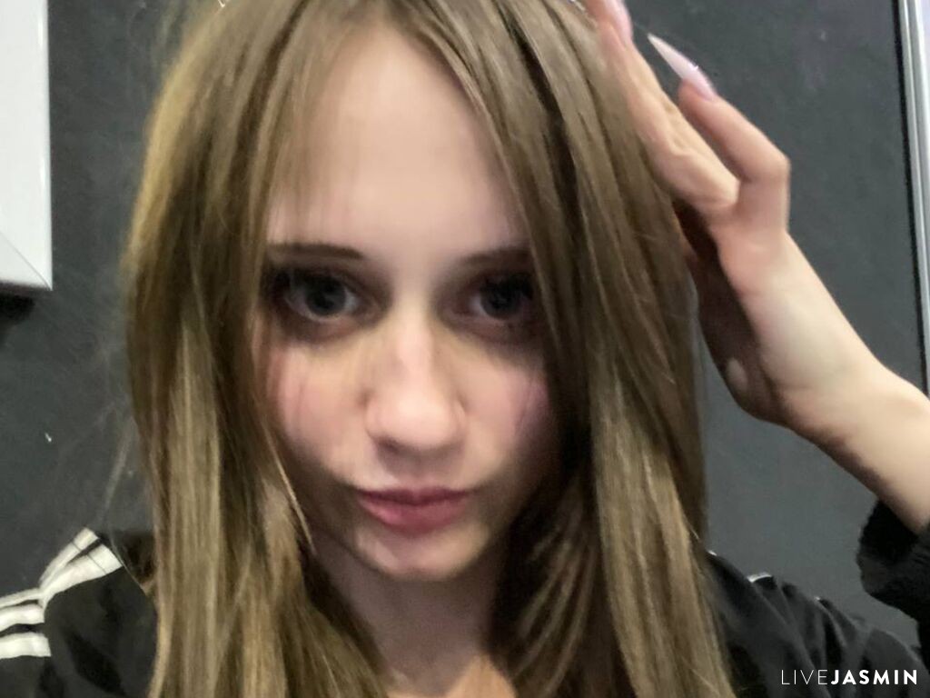 Cam girl profile image for SumikoGantt