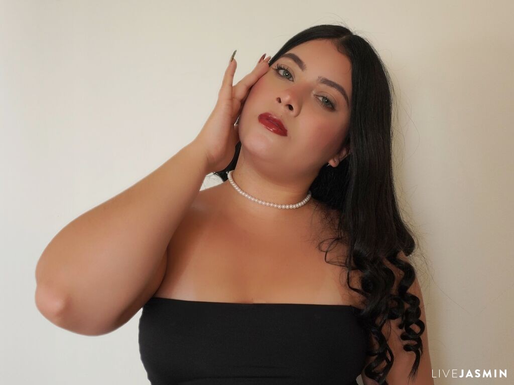 Cam girl profile image for SusanFoxi