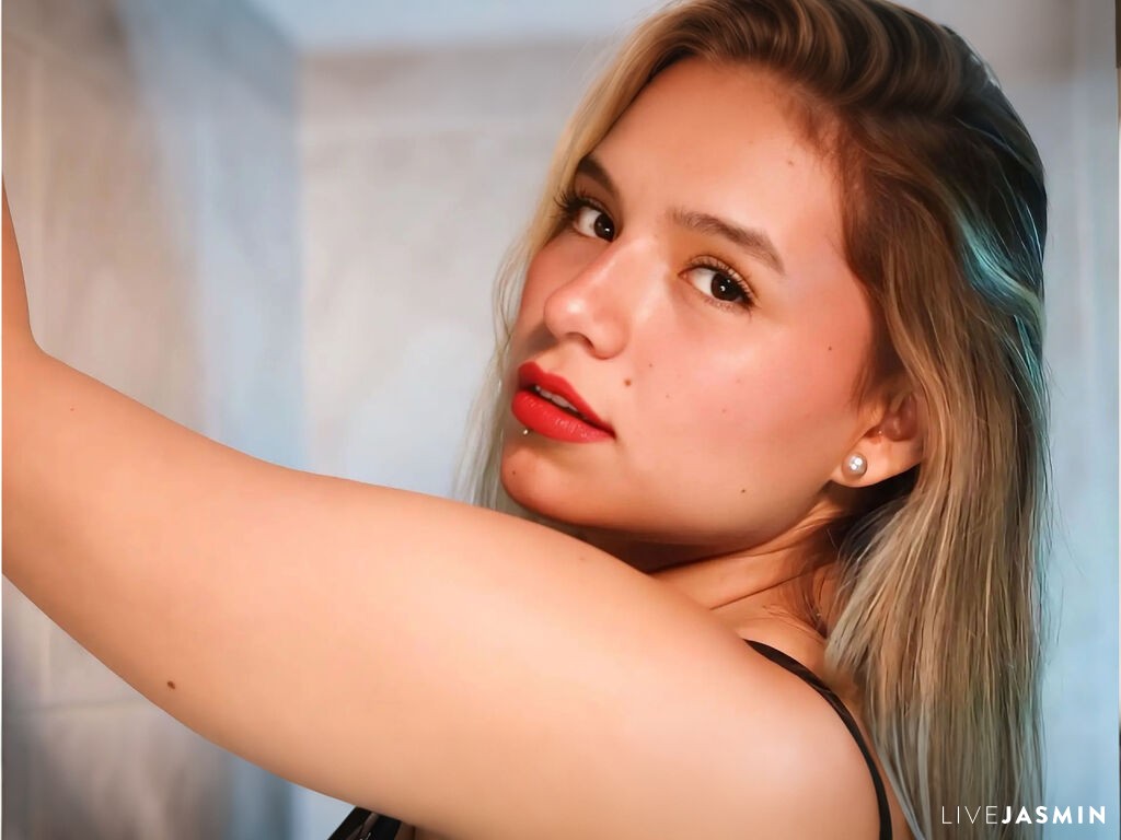 View SusieJohns on AlwaysCamGirls