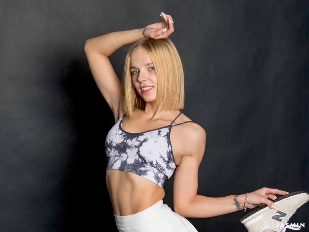 Featured LiveJasmin cam girl profile: TamishaSonsino