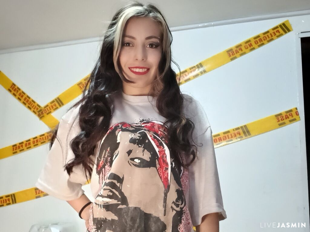 Tefany model profile and live status