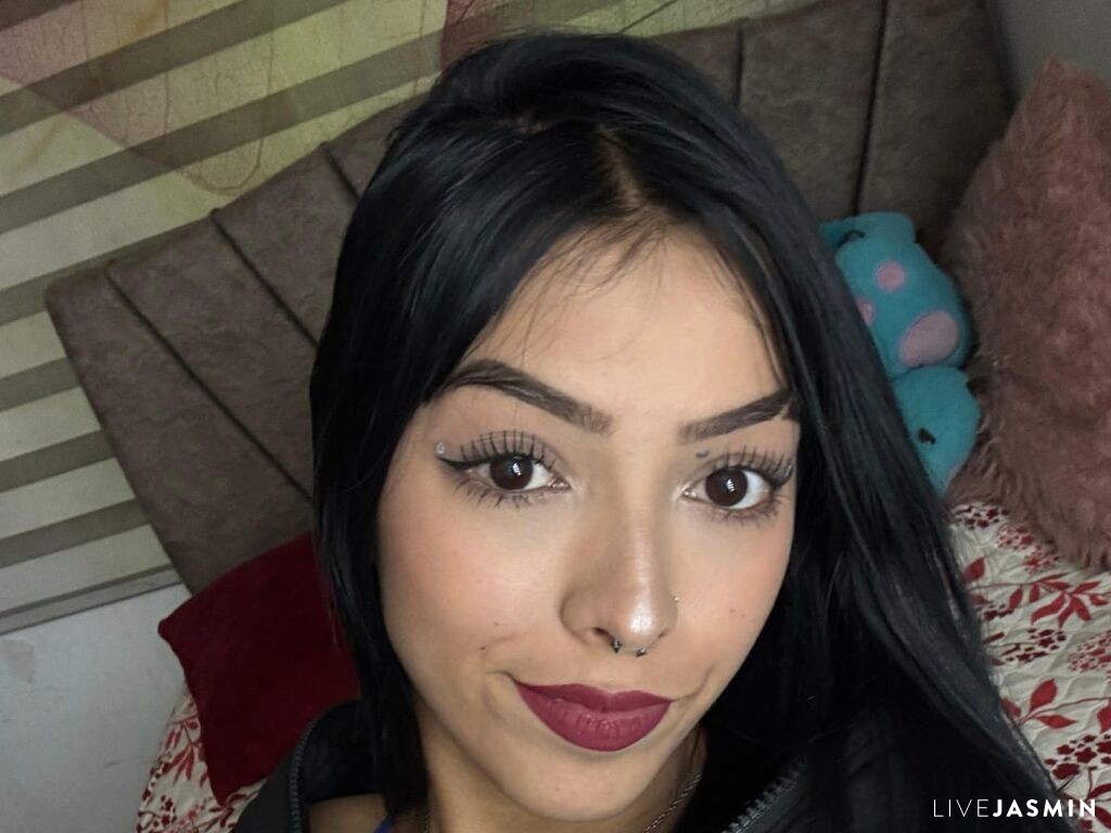 View TeonaWeyn live cam profile