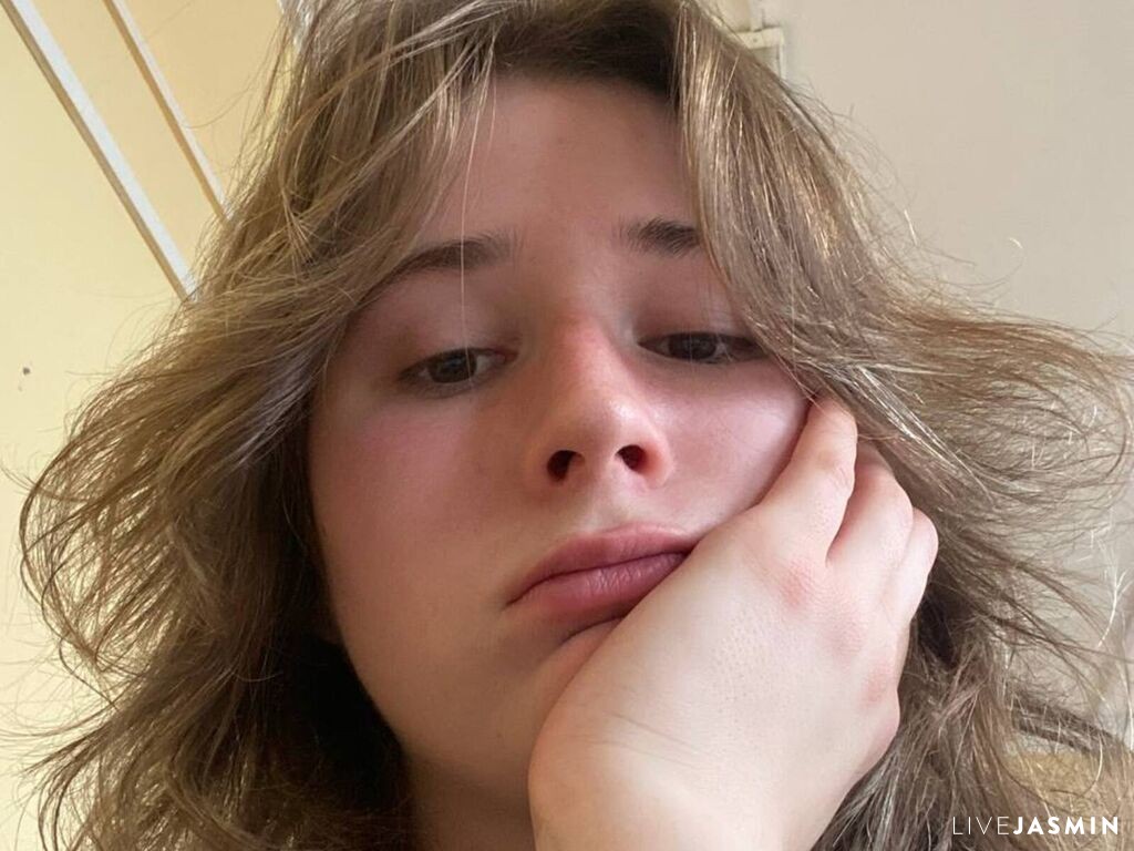 Cam girl profile image for TessTelles