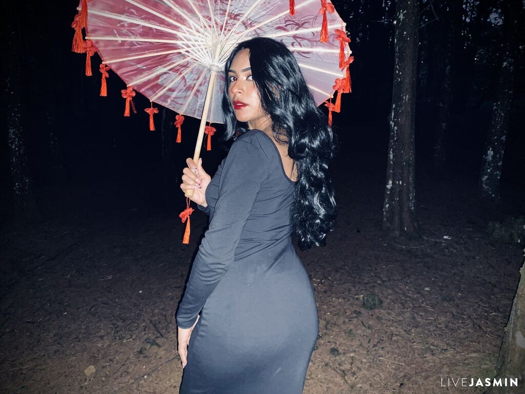TiannaRous model profile and live status