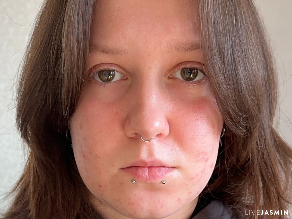 TieshaBevell model profile and live status