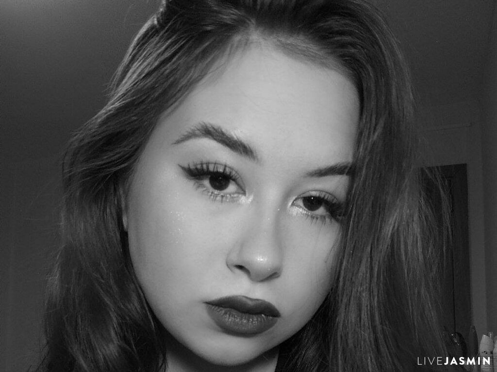 TiffaneySpikes live cam girl profile