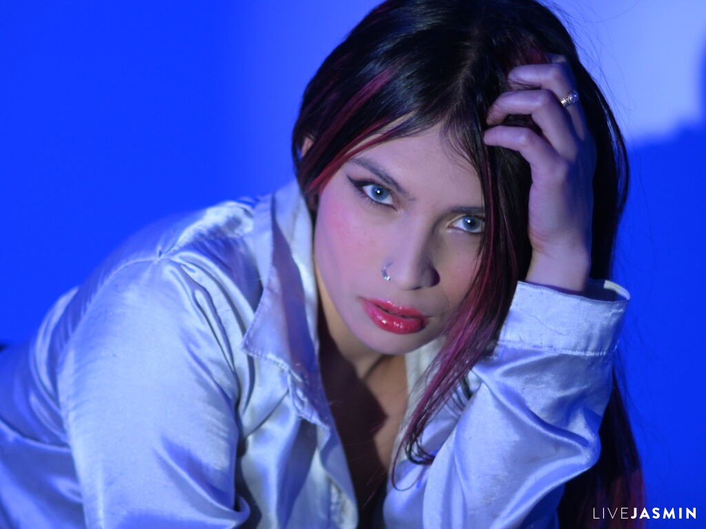 View TiffanySuarez live cam profile