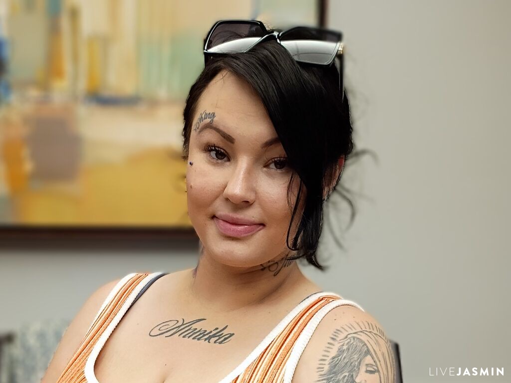 Browse ToxicaNikki live chat profile