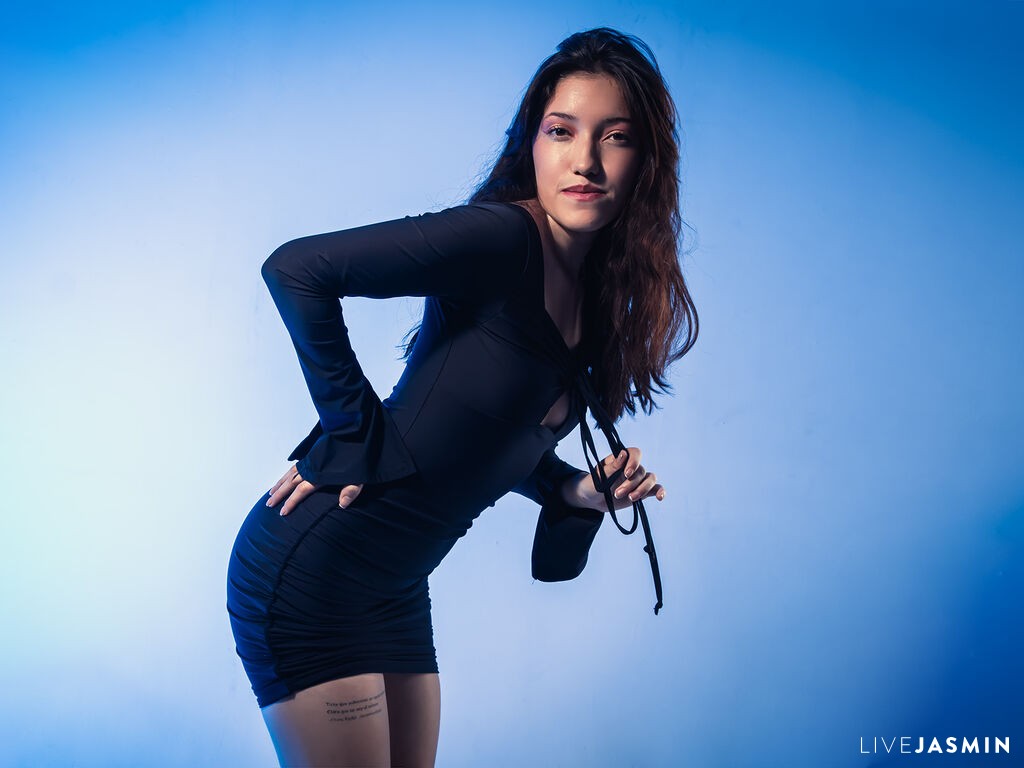 TrinityLovely model profile and live status