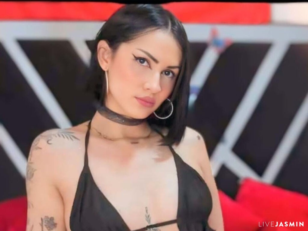 Cam girl profile image for ValeriaCastilo
