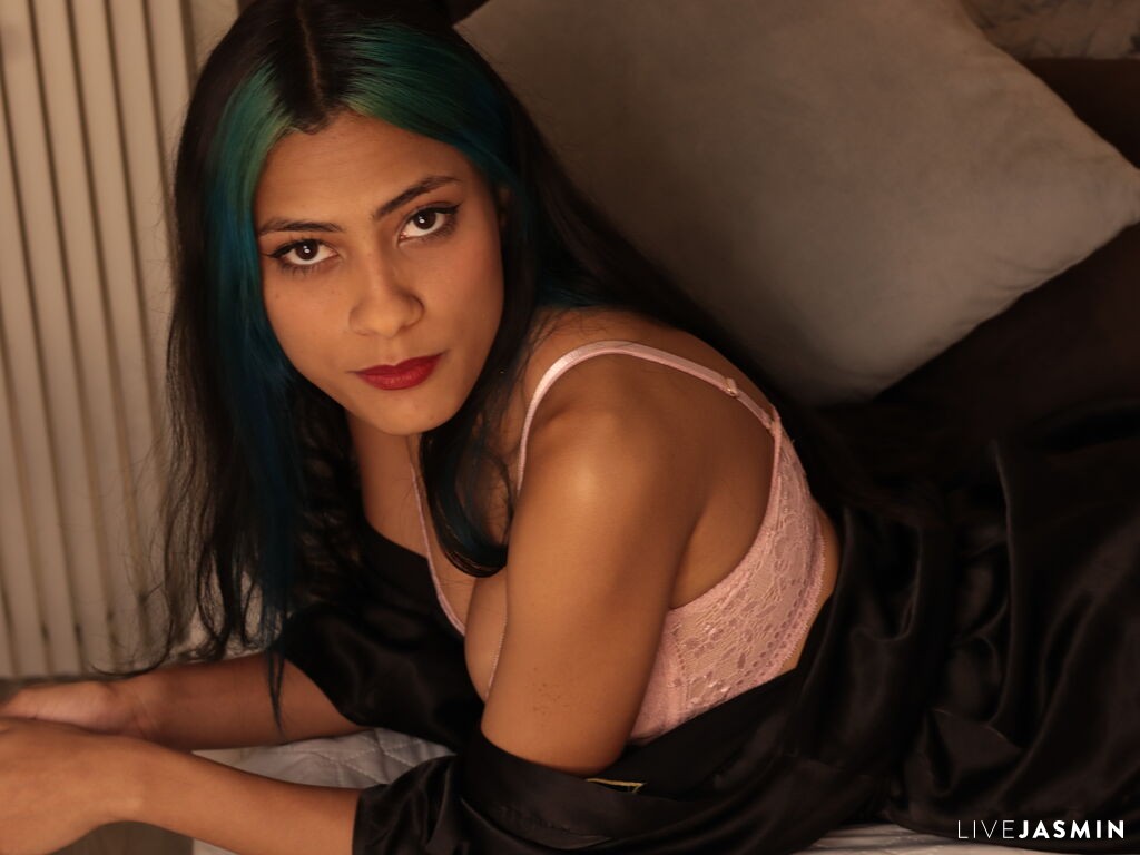 Browse ValeryMollina live chat profile