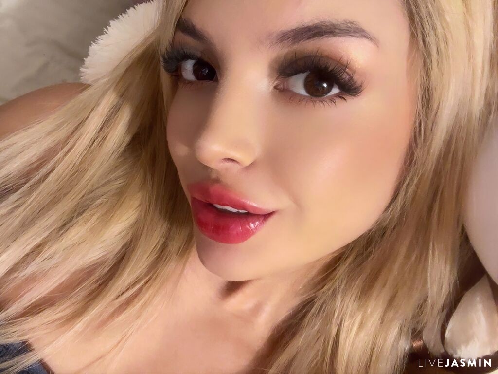 Profile photo for VelvetValerie