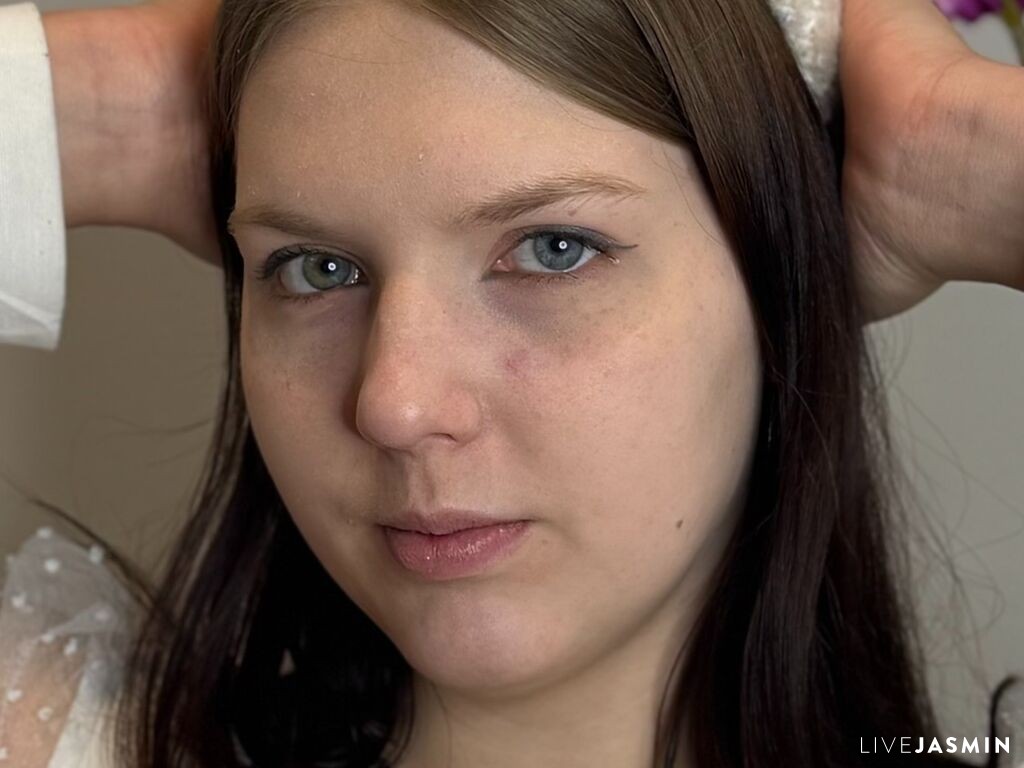VerlaTortorella model profile and live status