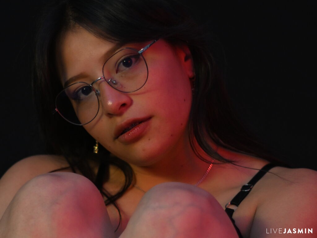 VictoriaLaurenn model profile and live status