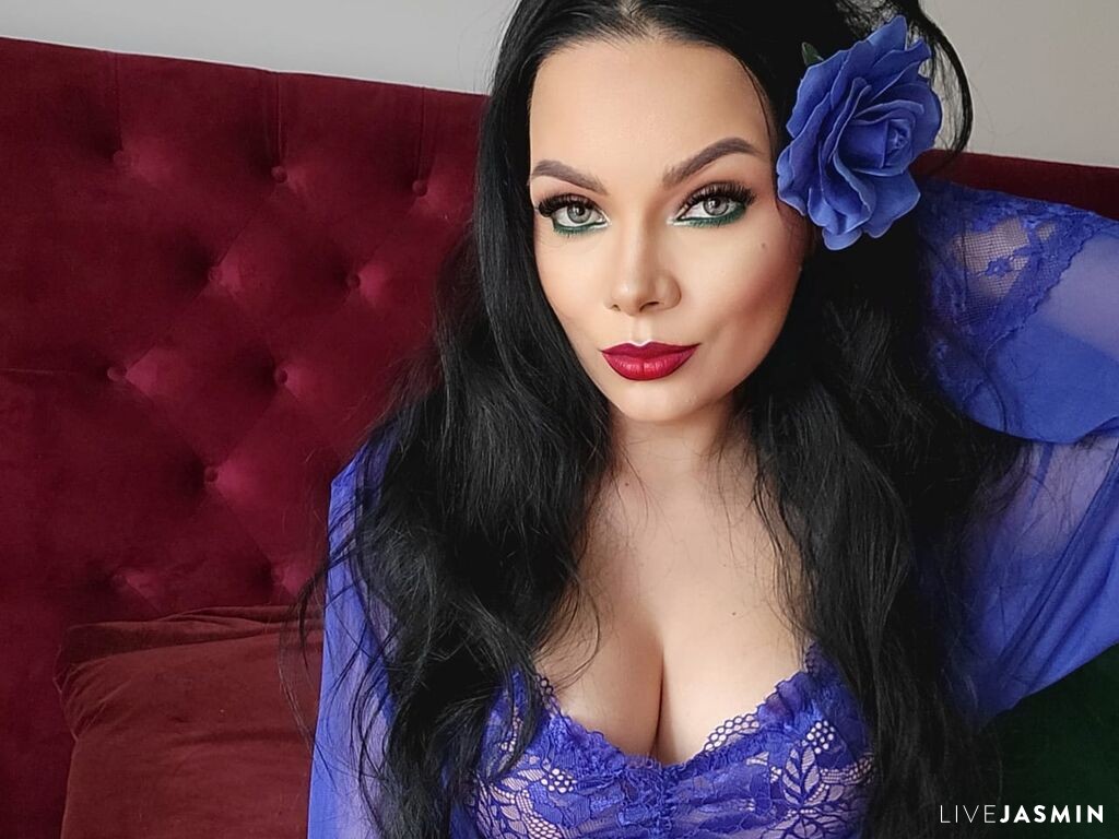 Browse VictoriaMinha live chat profile