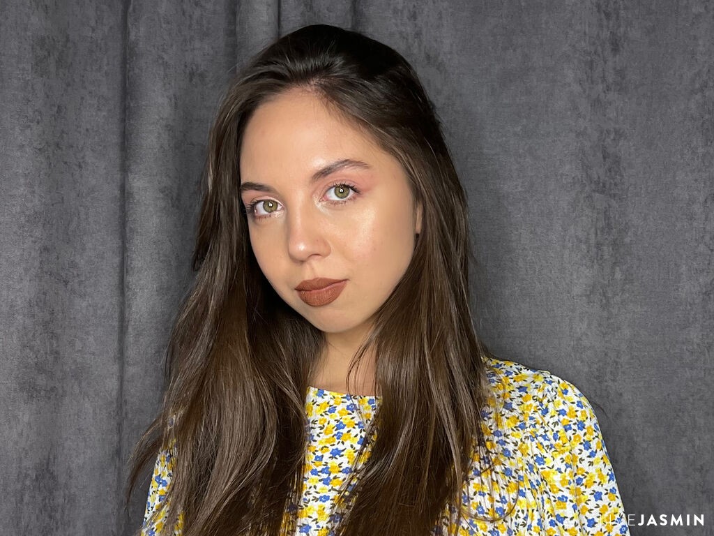 VictoriaWilder live cam girl profile