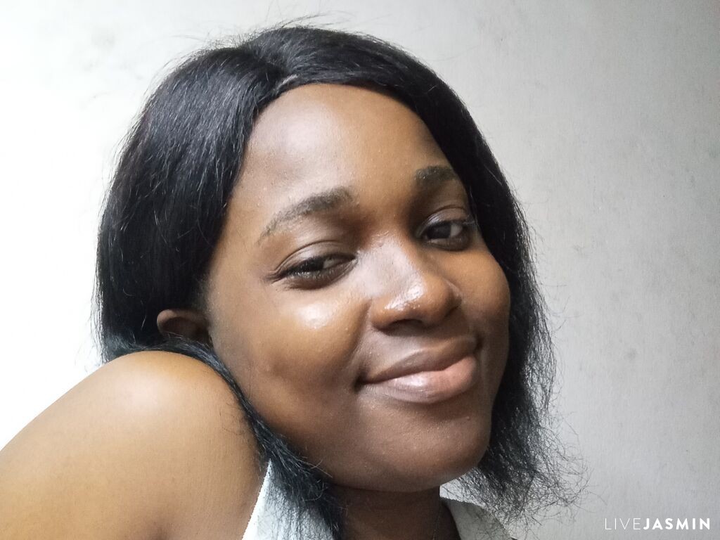Cam girl profile image for VineFlame
