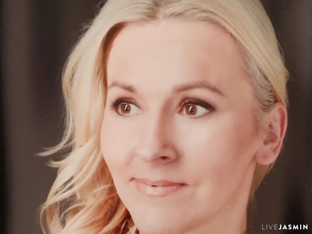 VirginiaKramer model profile and live status