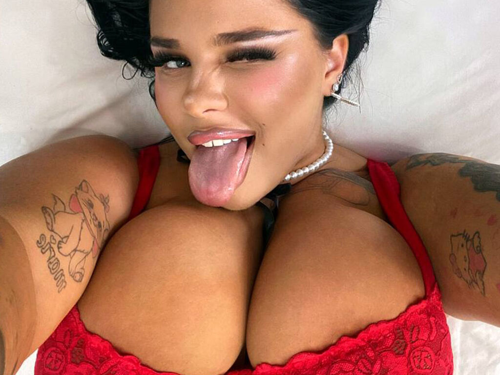 Cam girl profile image for VivienneAstrid