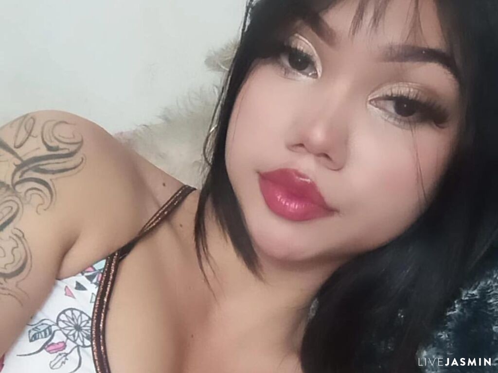 Cam girl profile image for VyxMarch