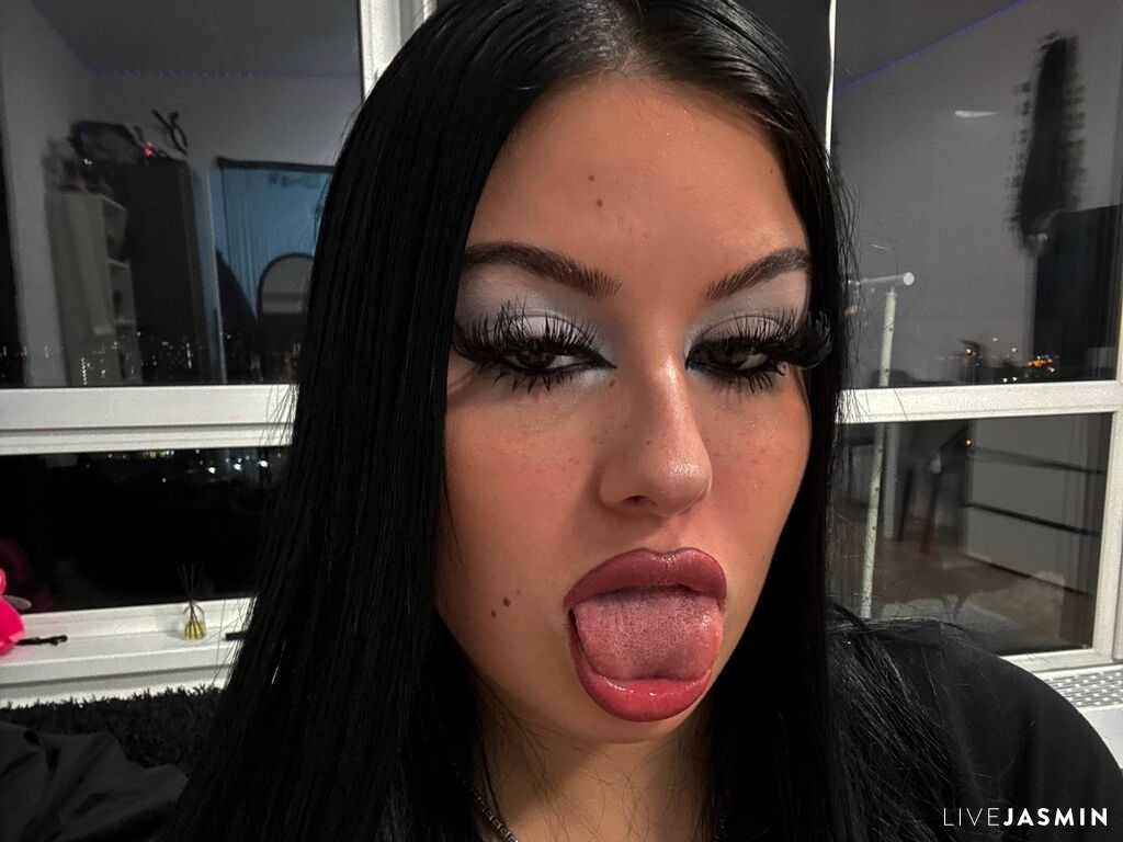 View WalteraWhite live cam profile
