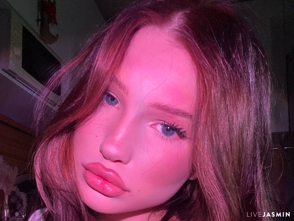 Cam girl profile image for WildaDetemple