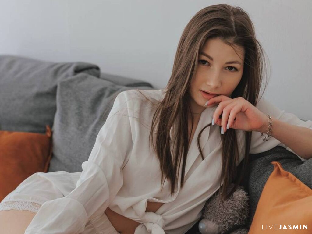 View WillettaZaman live cam profile