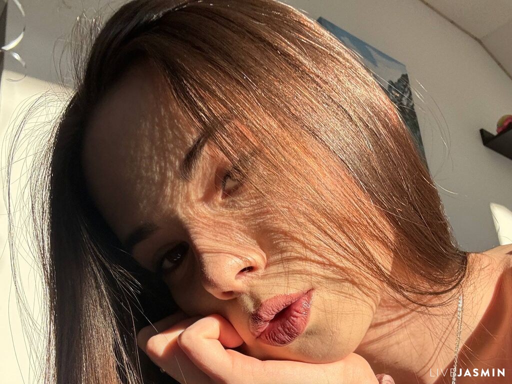 Cam girl profile image for XeniaAlameida