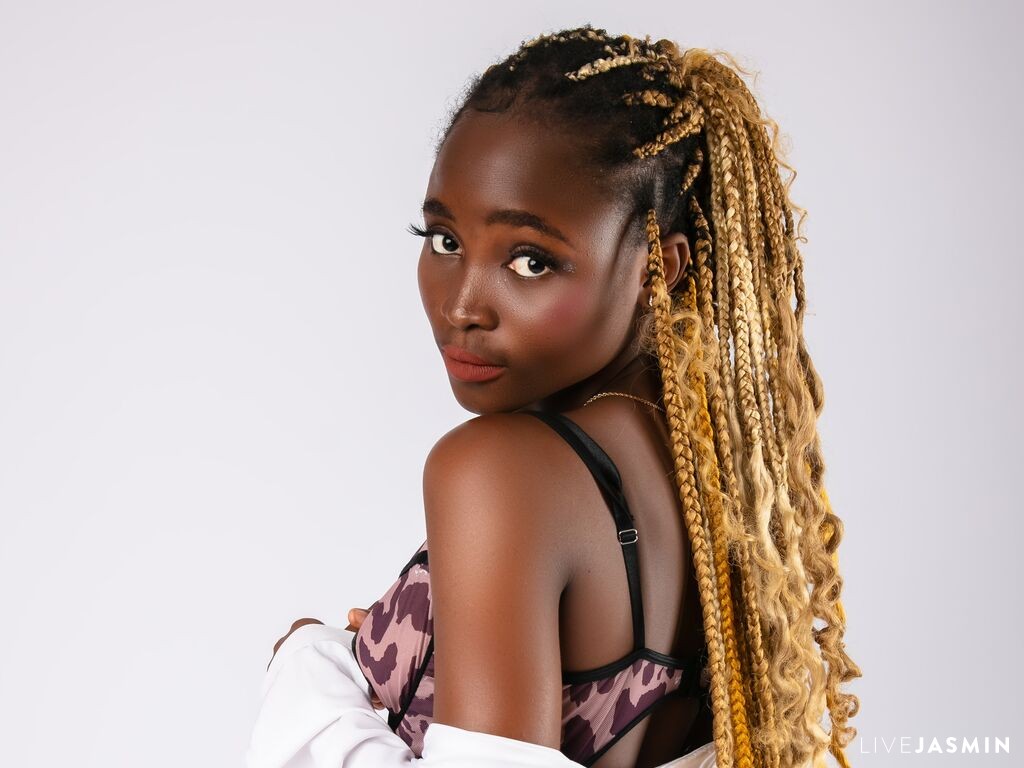 Featured LiveJasmin cam girl profile: YaraAli