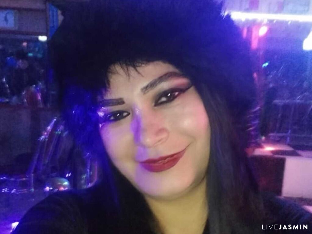 Cam girl profile image for YenBarners