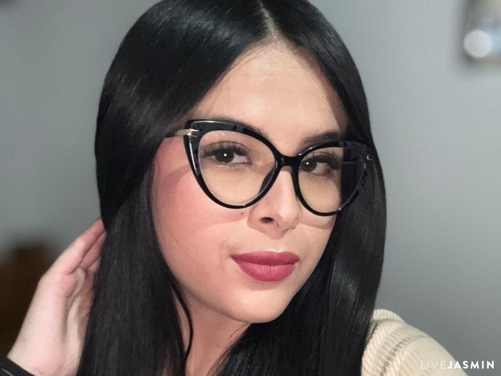Profile photo for YennyClarkc