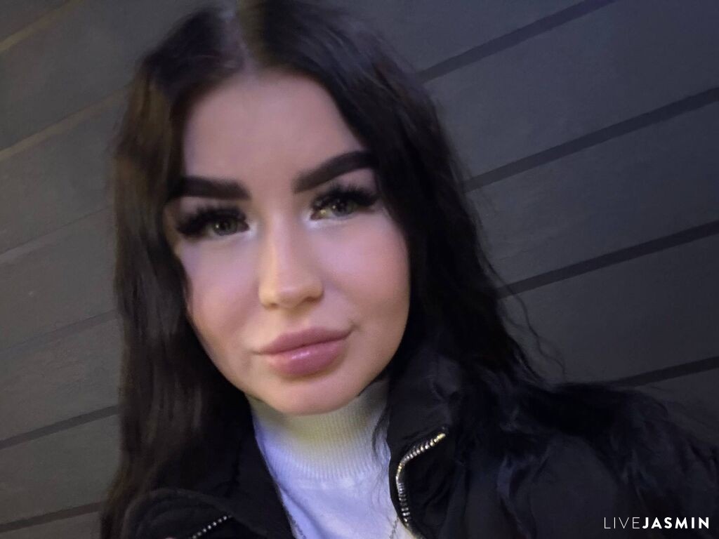 YevetteStreeper live cam girl profile