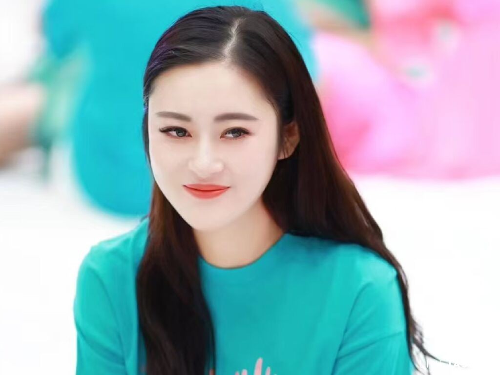 YolandaYang LiveJasmin model profile