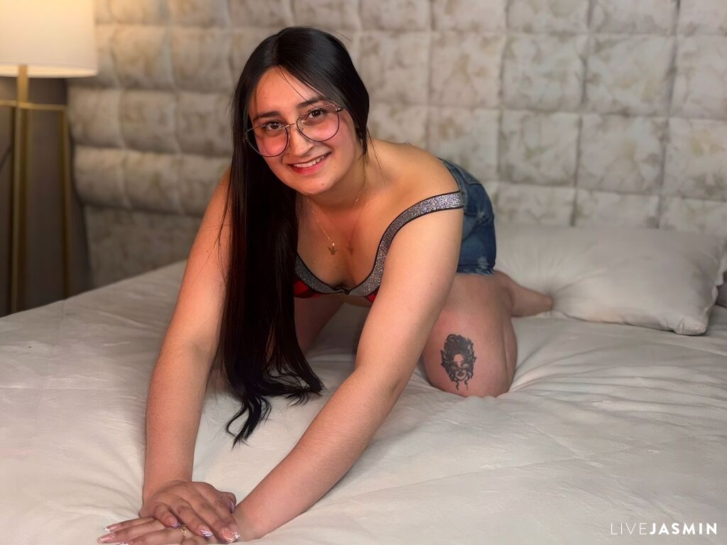 View ZeleneVelle live cam profile