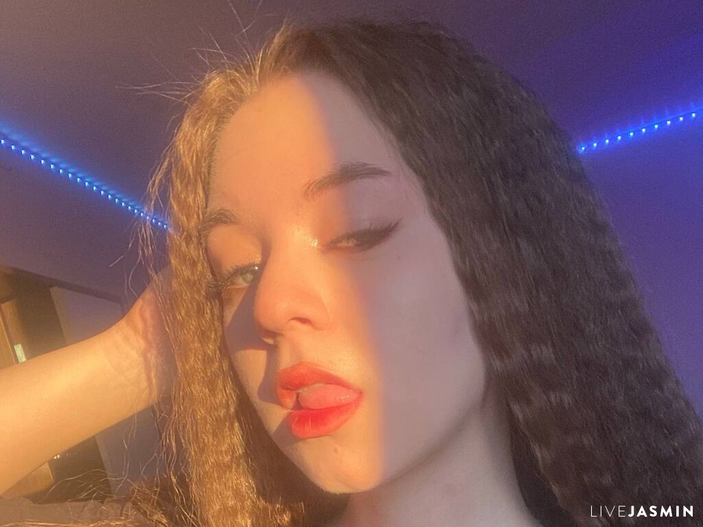 View ZofiaRambousek live cam profile